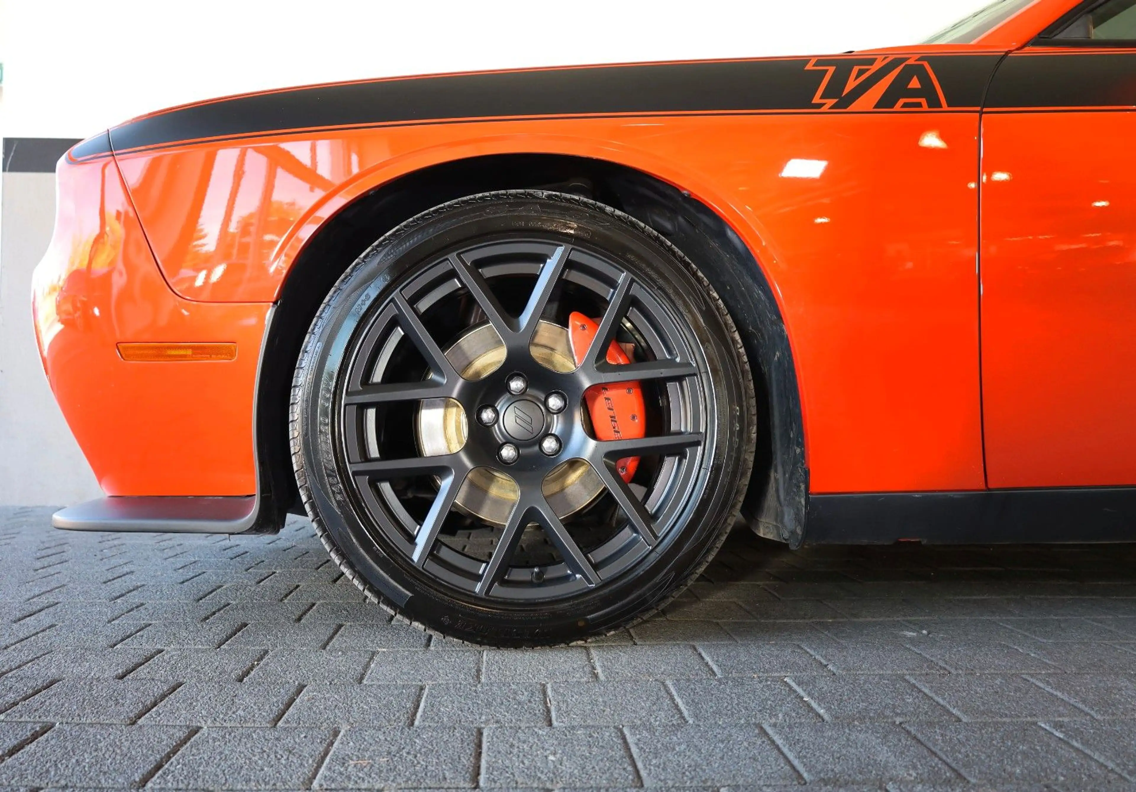 Dodge Challenger 5.7 TA Plus/PerfPages/Alpine/SHZ/R20 — photo 4