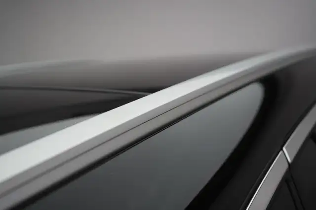 Mercedes-Benz C-Class view 13