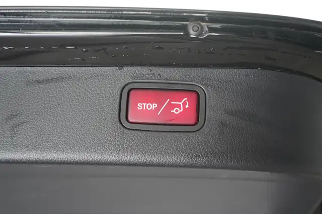 Mercedes-Benz C-Class view 8