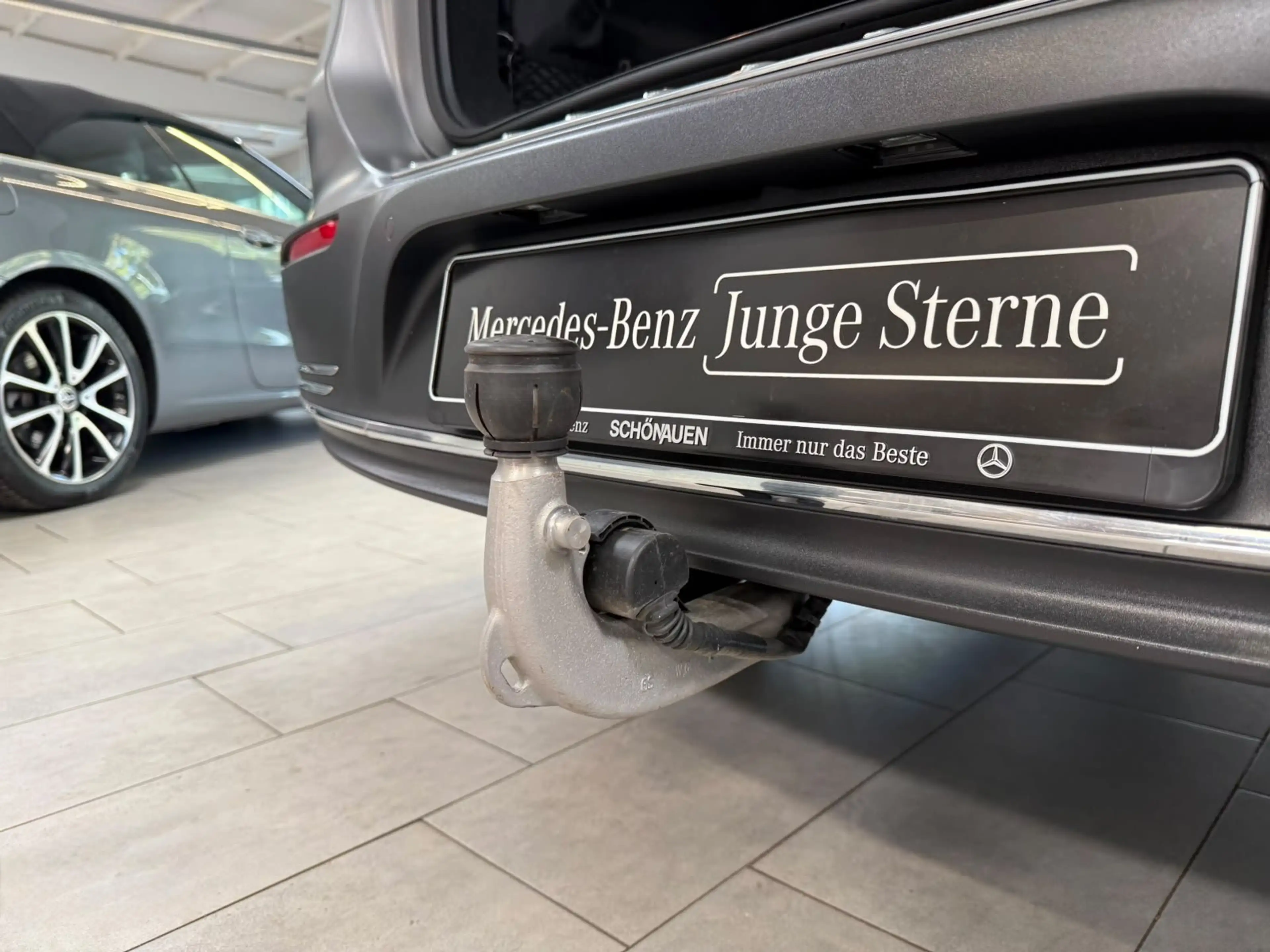 Mercedes-Benz EQA 350 4M ELECTRIC ART PANO+BURM+HUD+DISTR+AHK — photo 9