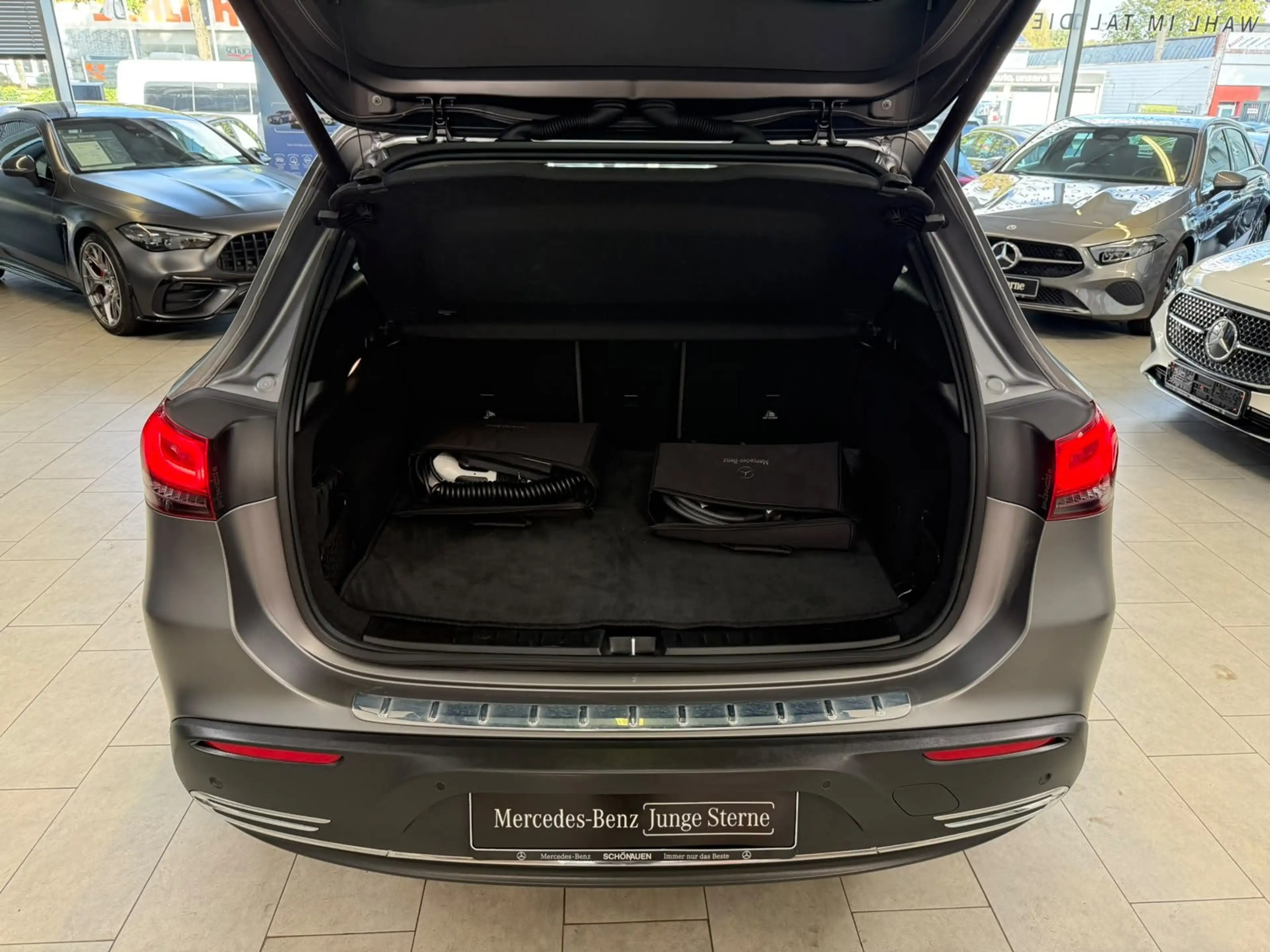 Mercedes-Benz EQA 350 4M ELECTRIC ART PANO+BURM+HUD+DISTR+AHK — photo 8