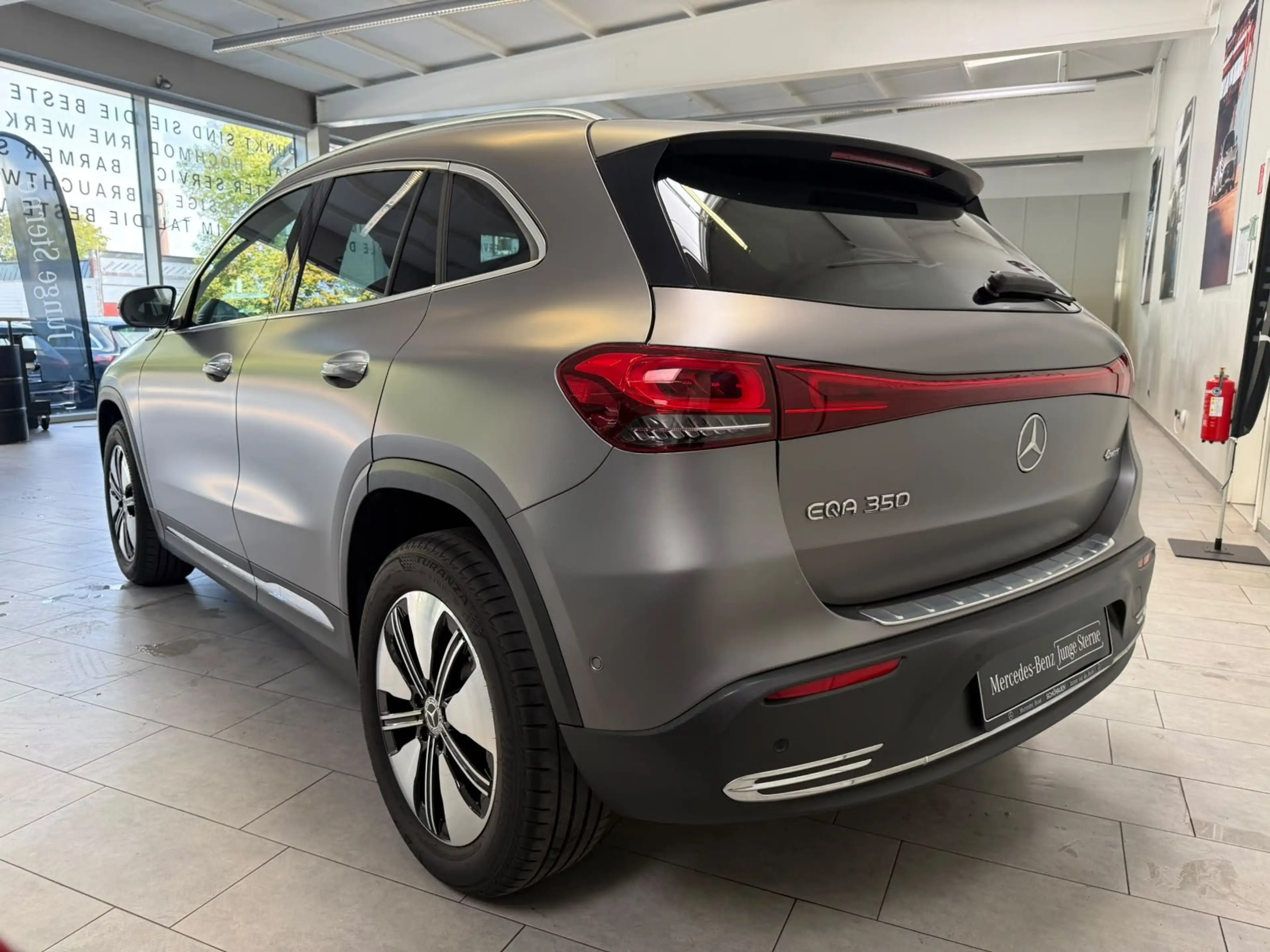 Mercedes-Benz EQA 350 4M ELECTRIC ART PANO+BURM+HUD+DISTR+AHK — photo 5