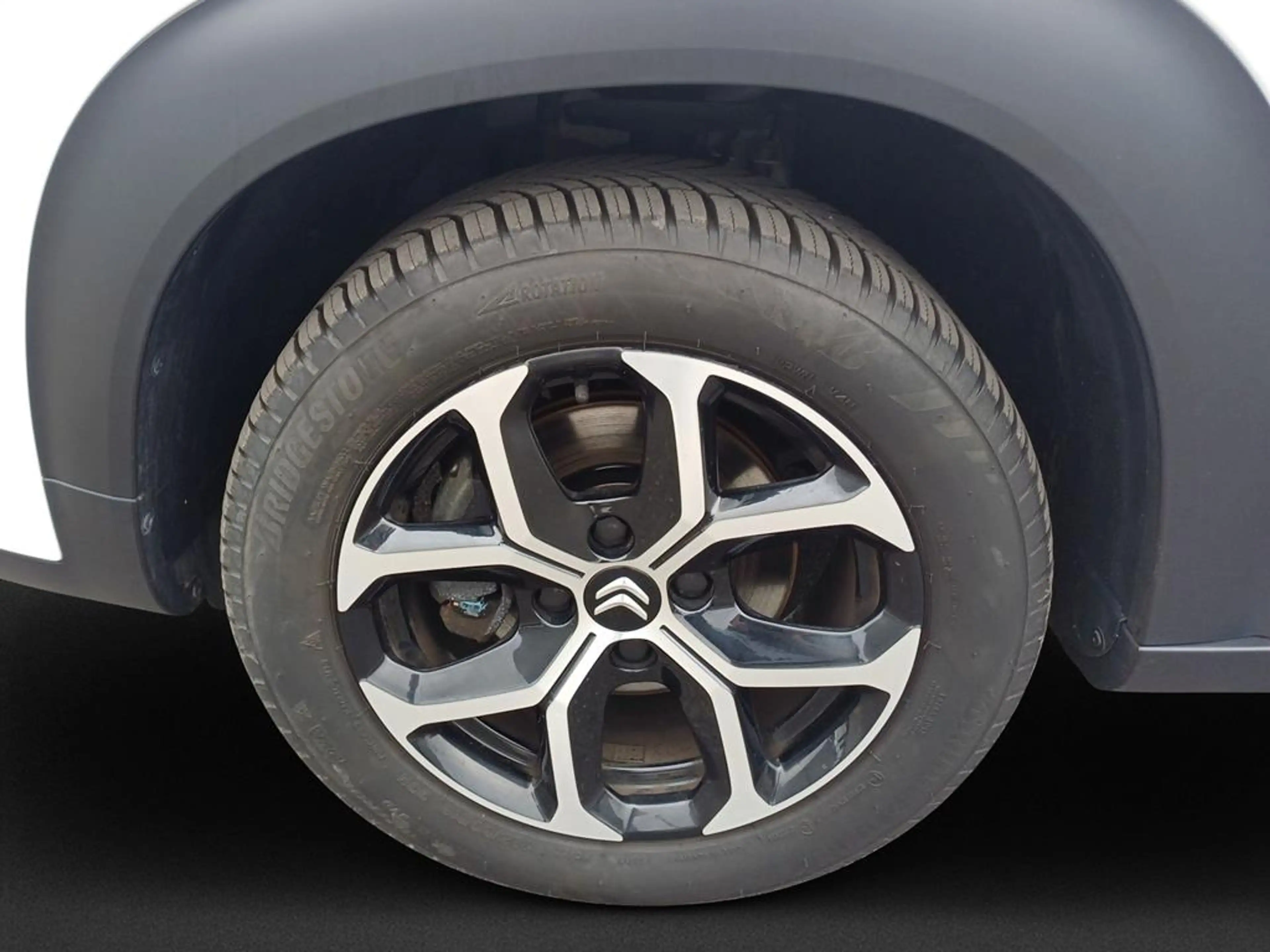 Citroen C3 Aircross PureTech 110 S&S Shine — photo 8