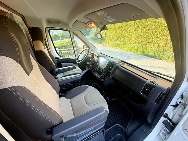 Weinsberg CaraHome 700 DG | 4.0t | 300Ah | Klima | Solar Ansicht 6