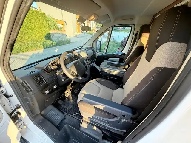 Weinsberg CaraHome 700 DG | 4.0t | 300Ah | Klima | Solar Ansicht 3