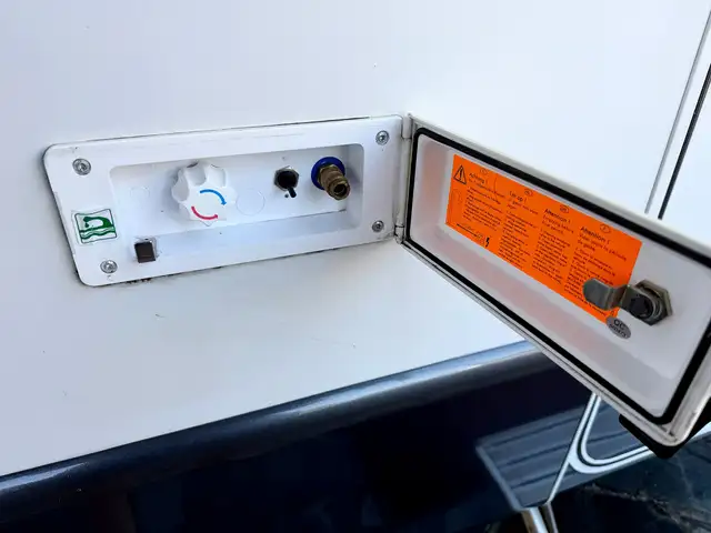 Weinsberg CaraHome 700 DG | 4.0t | 300Ah | Klima | Solar Ansicht 45