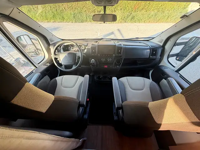 Weinsberg CaraHome 700 DG | 4.0t | 300Ah | Klima | Solar Ansicht 27