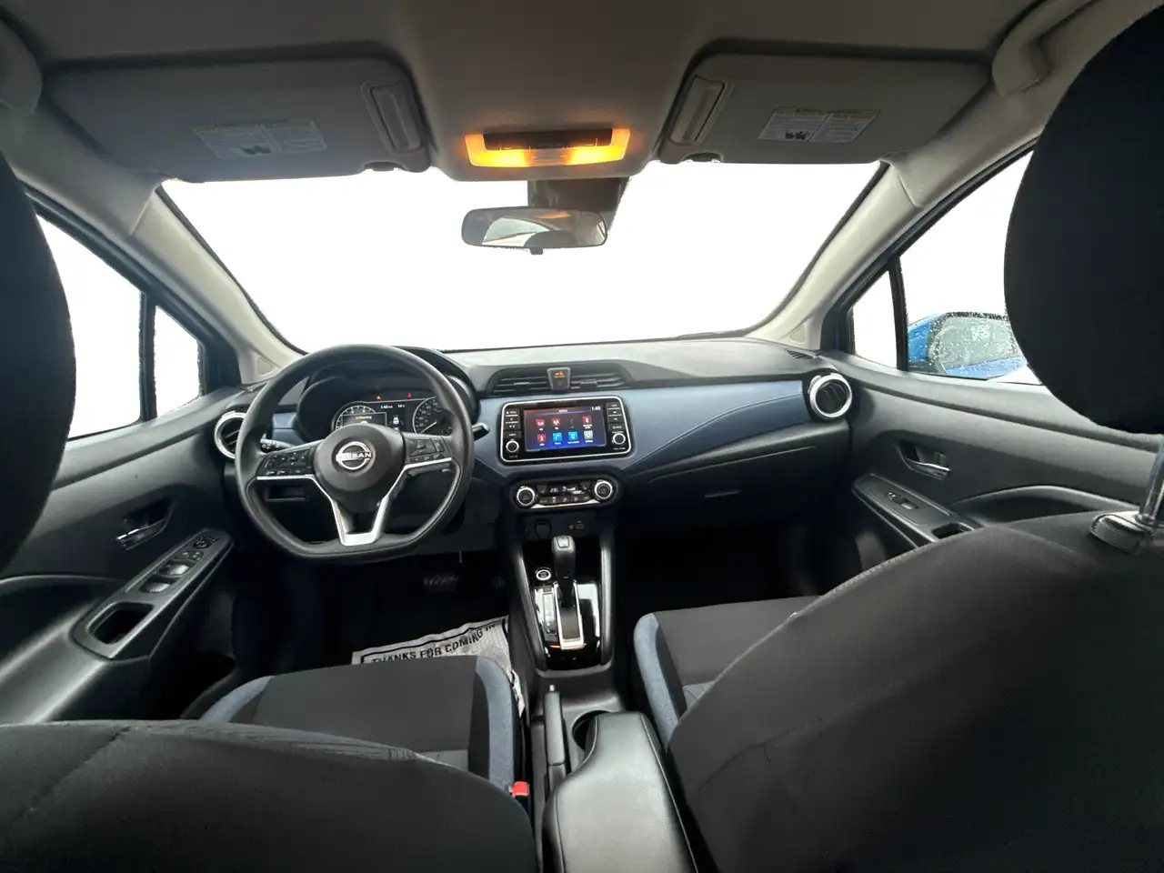 Nissan Versa снимка Nissan Versa