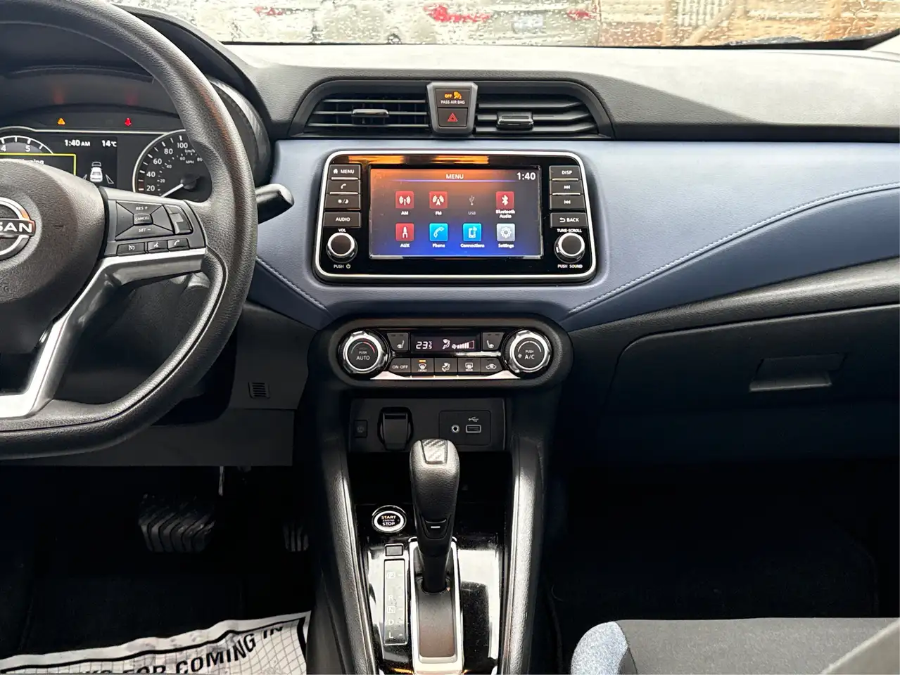 Nissan Versa снимка Nissan Versa