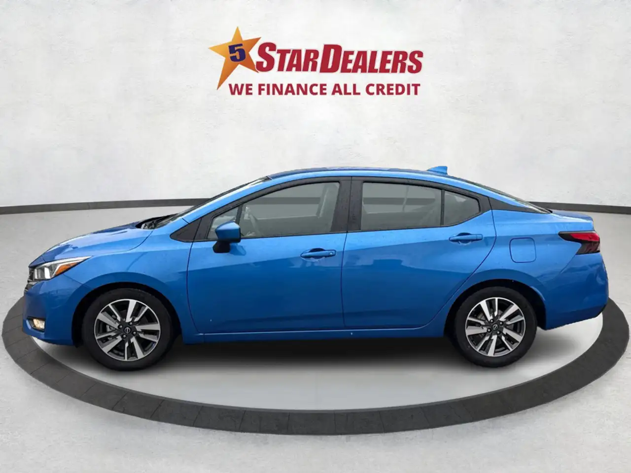 Nissan Versa снимка Nissan Versa