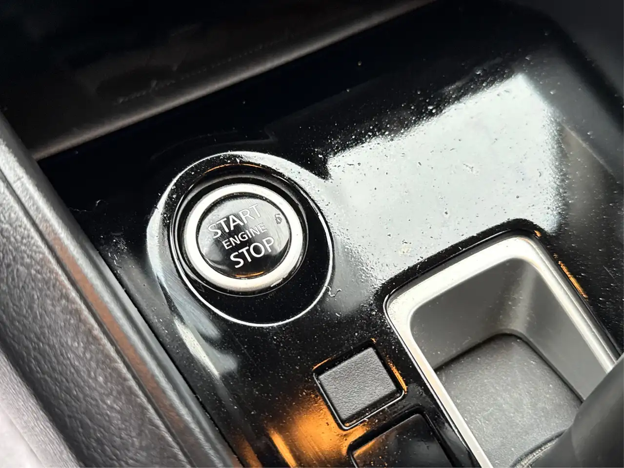 Nissan Versa снимка Nissan Versa