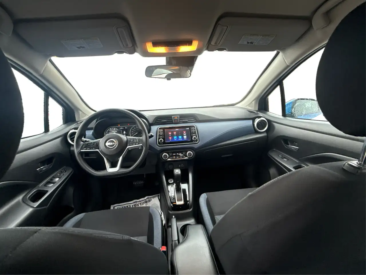 Nissan Versa снимка Nissan Versa