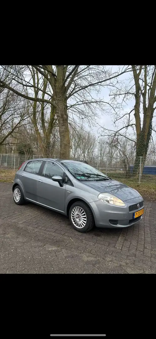 Fiat Punto 1.2 Active Grijs - 1