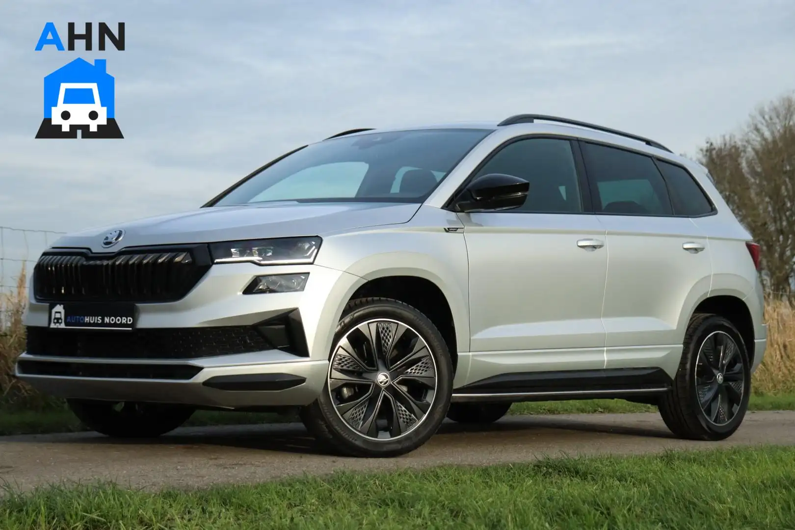 Skoda Karoq 1.5 TSI / 150 PK / DSG / Sportline / Black Edition Grijs - 1