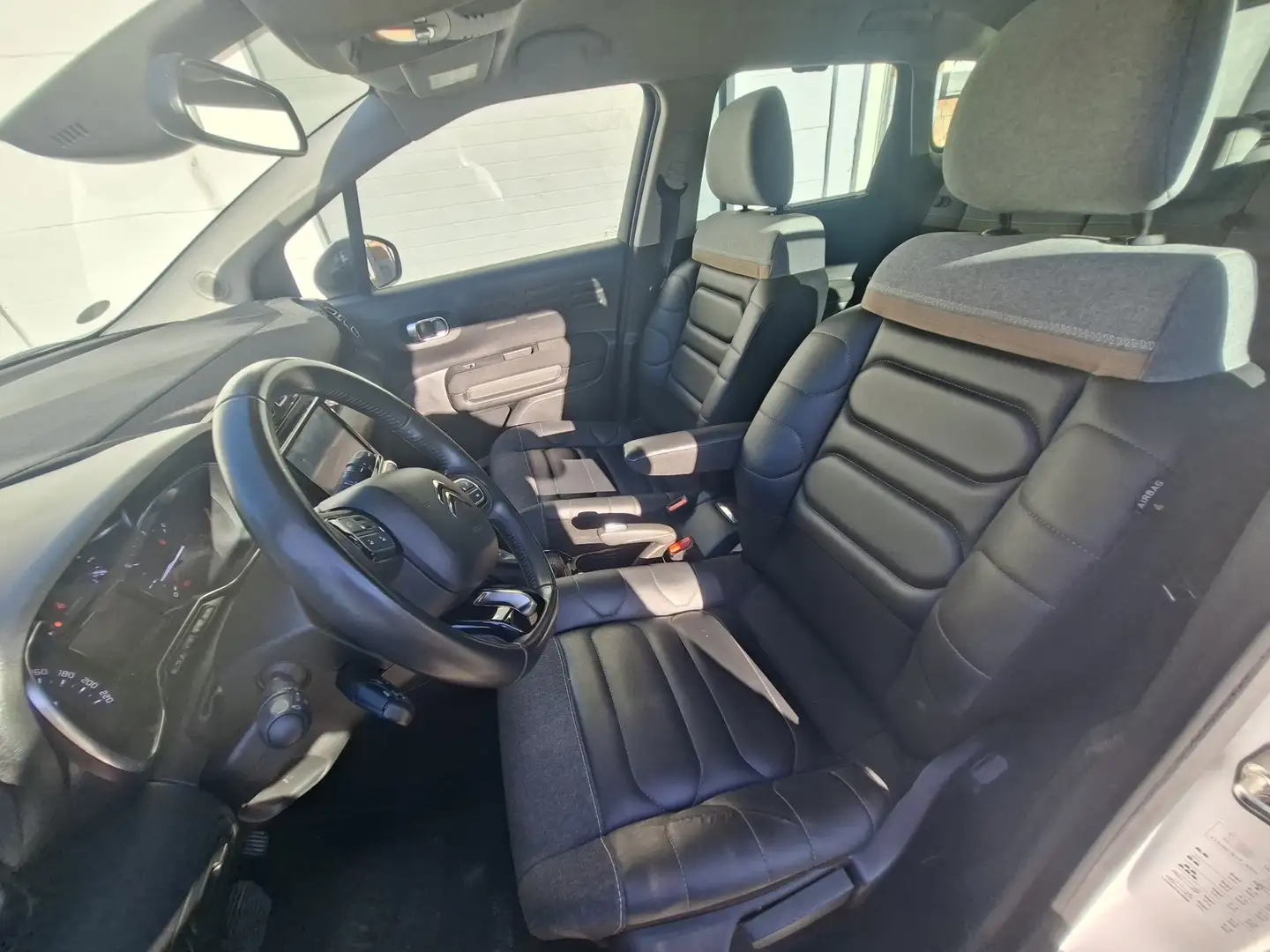 Citroen C3 Aircross 1.5 BlueHDi Shine S&S - 2