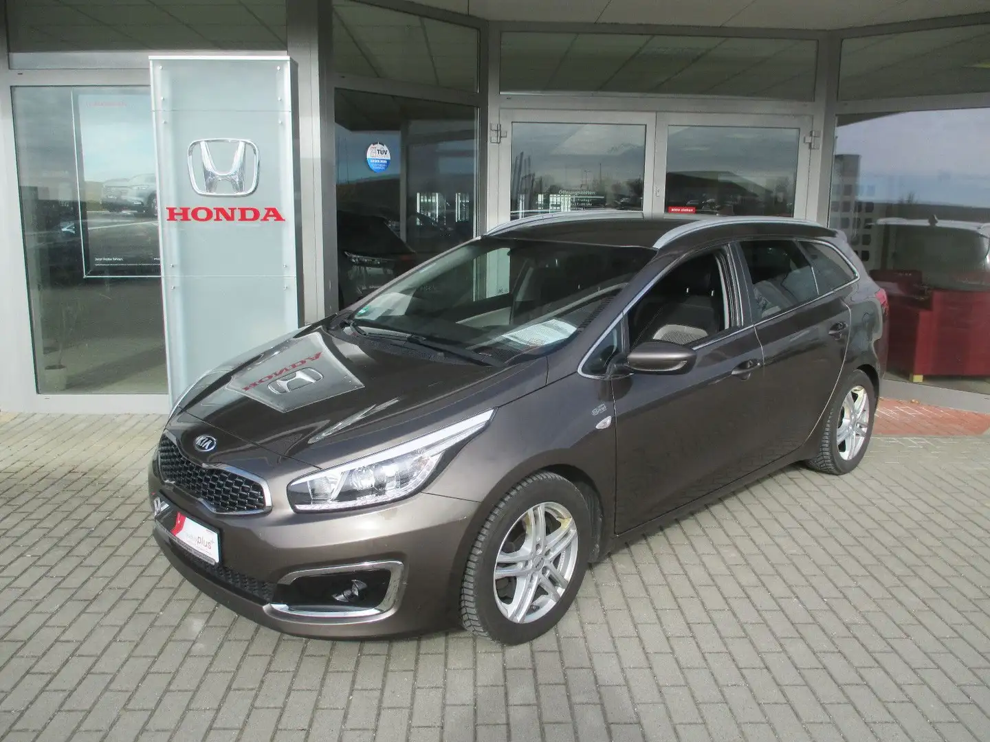 Kia Ceed SW / cee'd SW "Navigation" Beige - 1