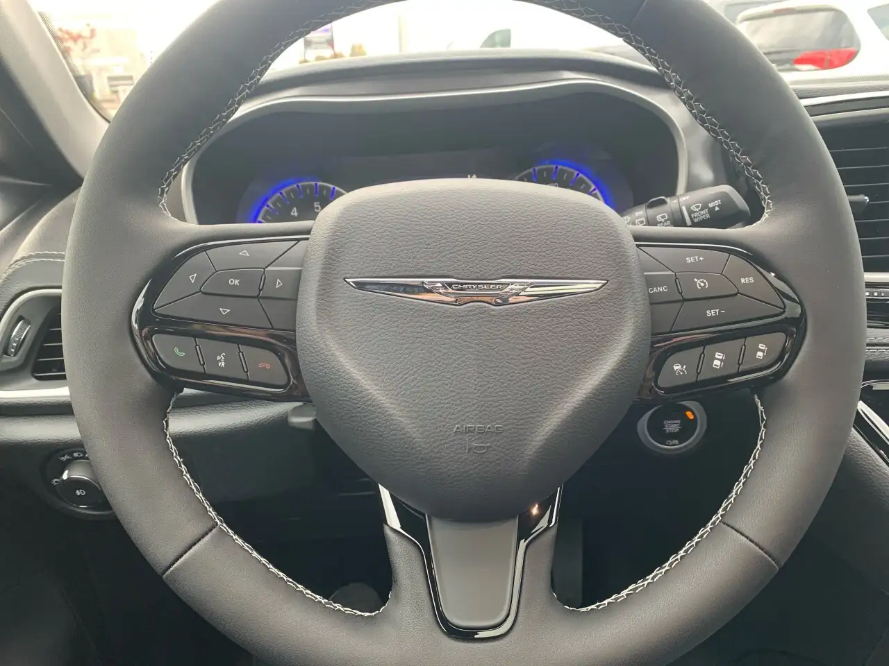Chrysler Pacifica снимка Chrysler Pacifica