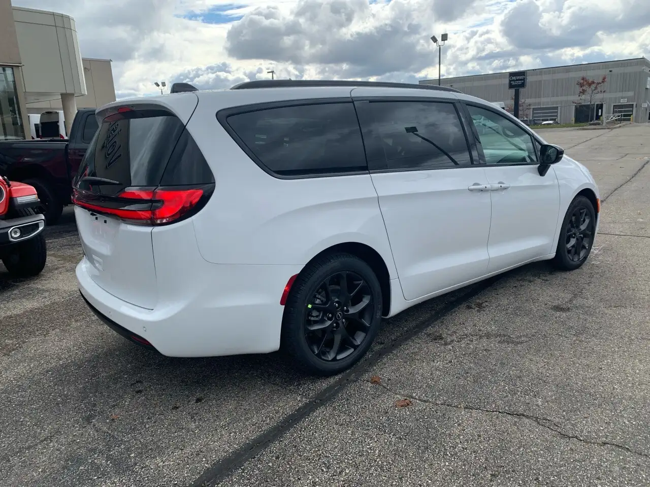 Chrysler Pacifica снимка Chrysler Pacifica