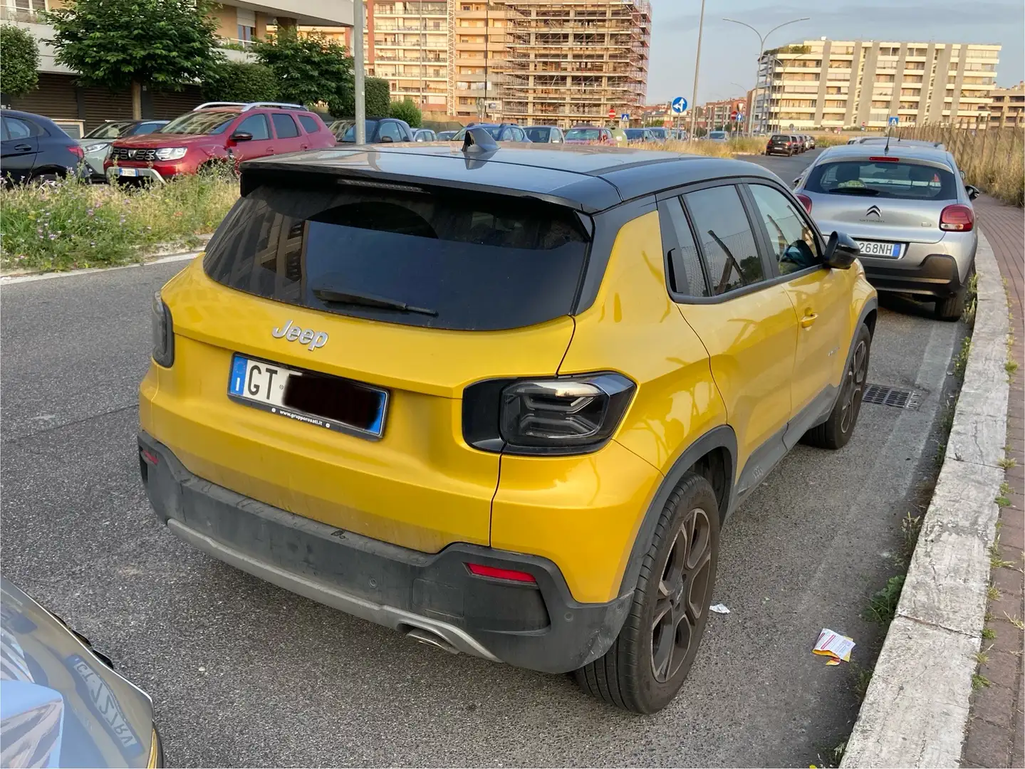 Jeep Avenger 1.2 turbo Summit fwd 100cv Złoty - 1