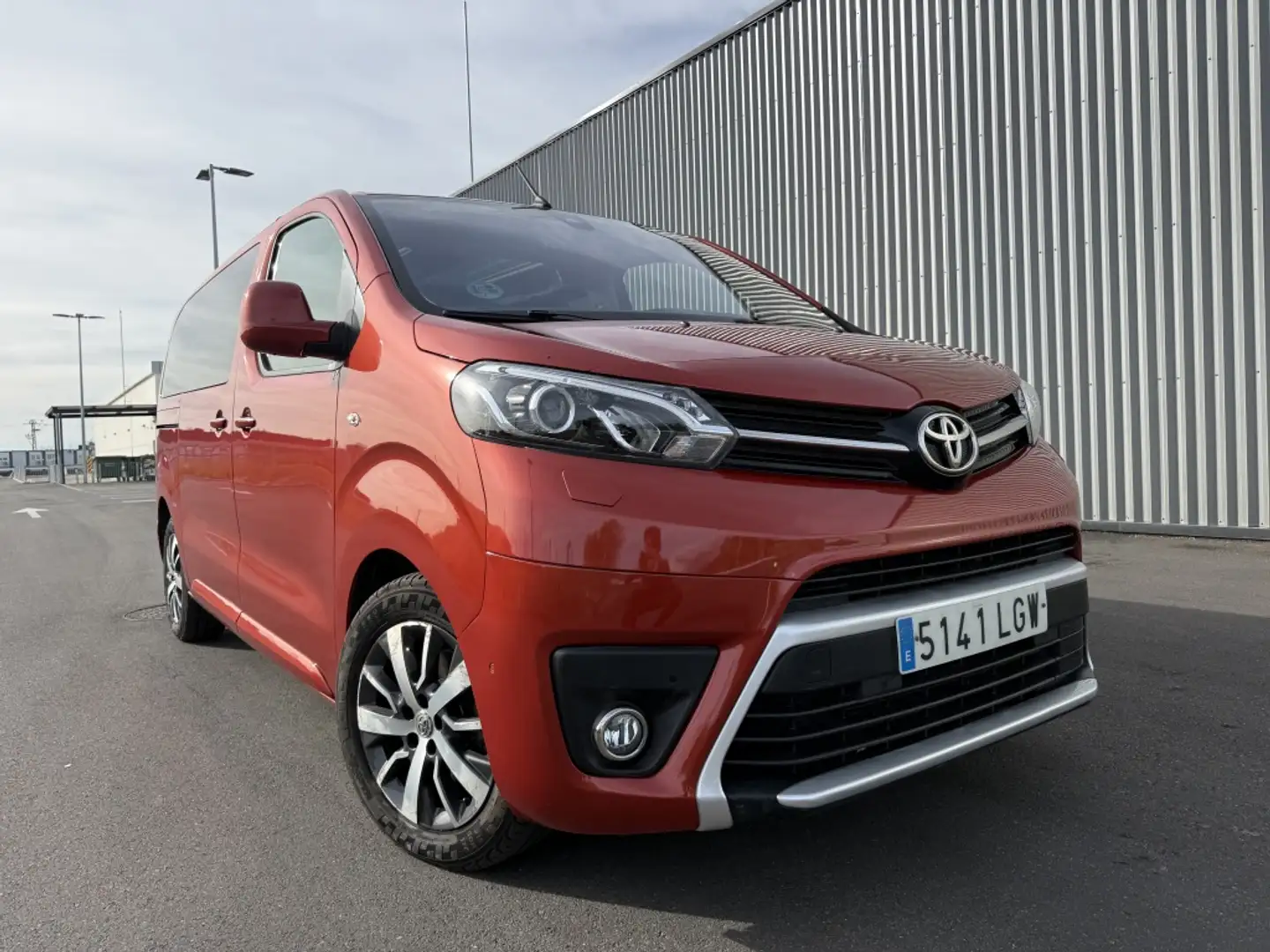 Toyota Proace Family L1 2.0D 8pl. Advance+Pack Plus 150 Naranja - 1