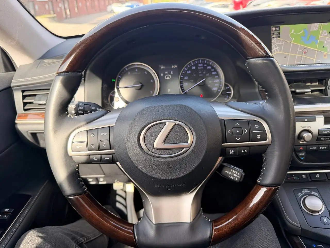 Lexus ES fotografie Lexus ES