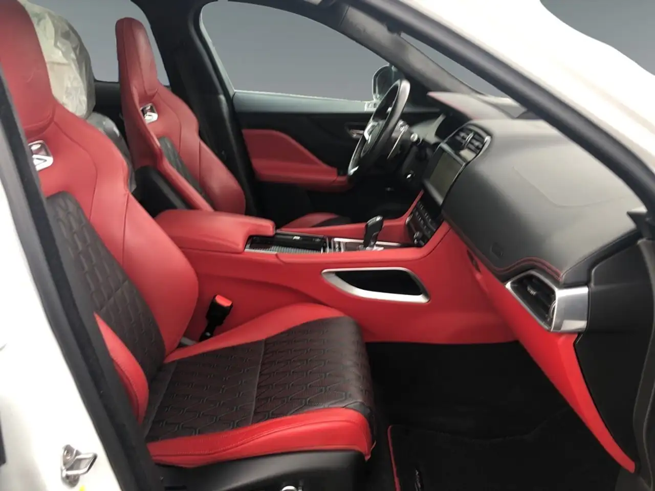 Jaguar F-Pace снимка Jaguar F-Pace