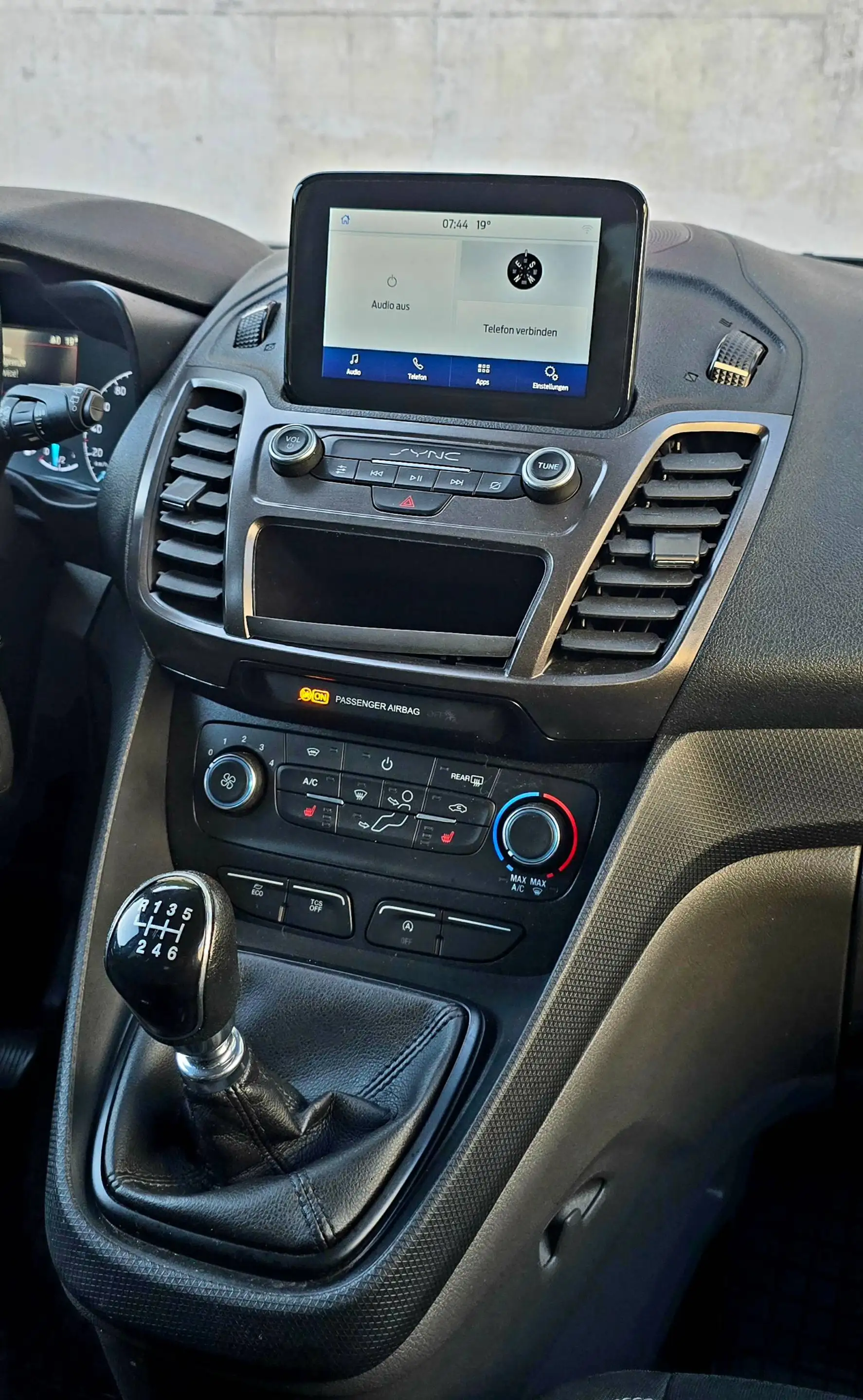 Ford Tourneo Connect Trend /AHK/KAMERA/ — photo 10