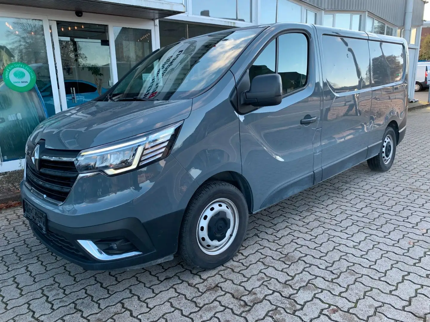 Renault Trafic TRAFIC L2H1 3,0t KOMFORT/LED/SZH/TEMPO/AUTOMATIK Grau - 2