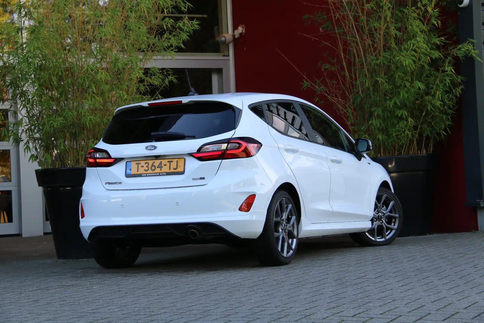 Ford Fiesta 1.0 EcoBoost Hybrid ST-Line X 125PK LED | Winter P Blanc - 2