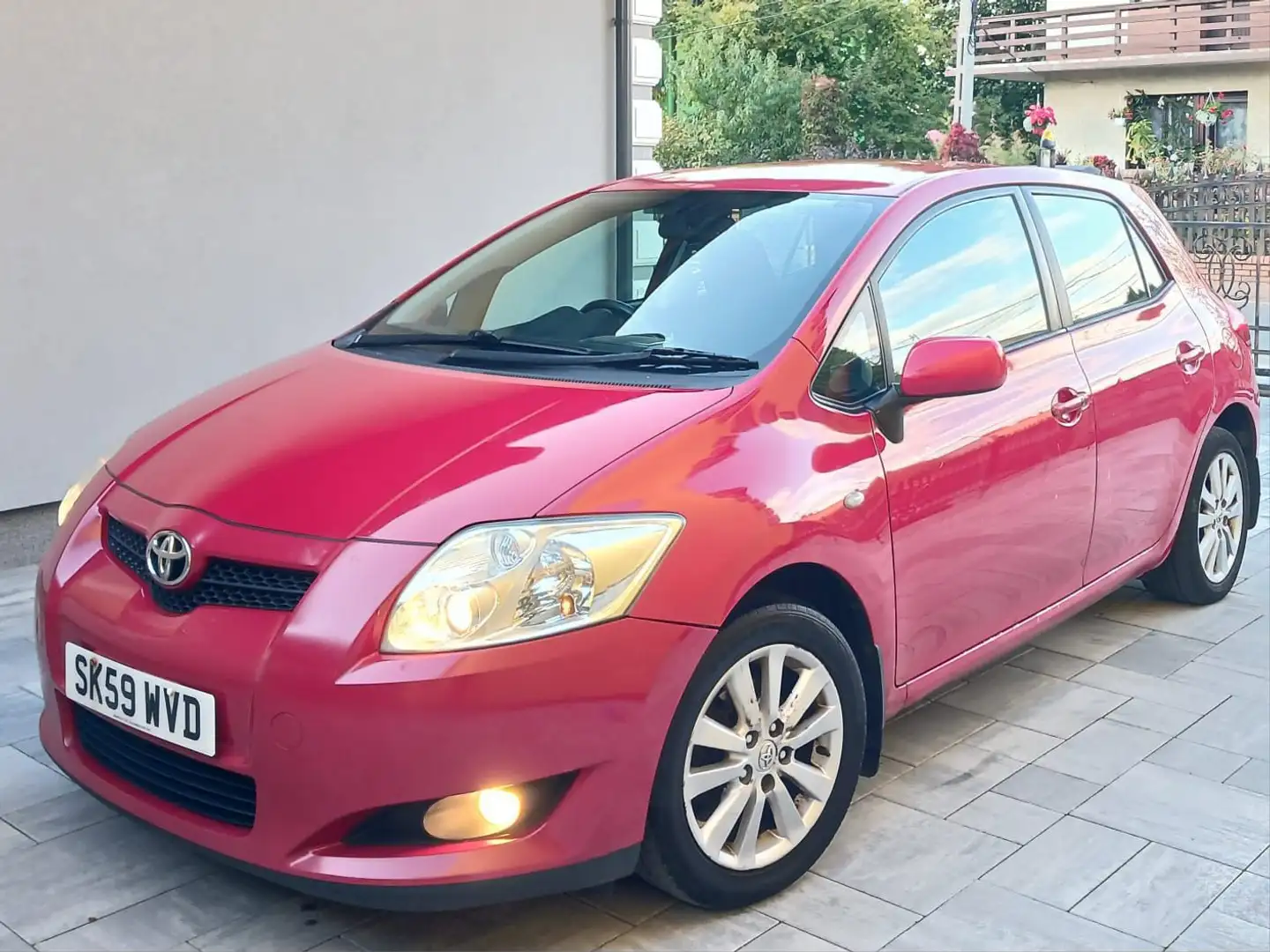 Toyota Auris 1.6 Rechtslenker RHD Rot - 1