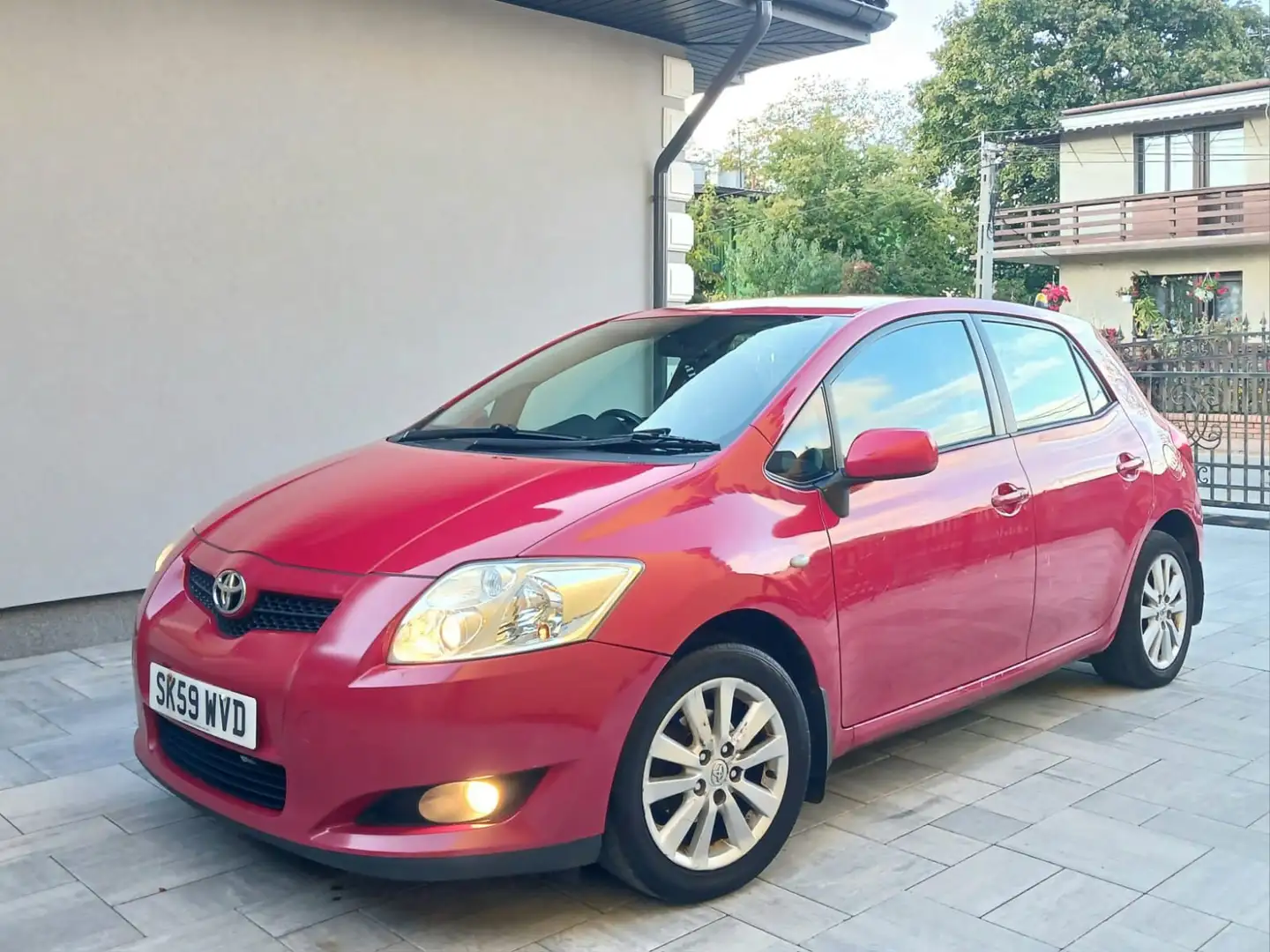 Toyota Auris 1.6 Rechtslenker RHD Rot - 2