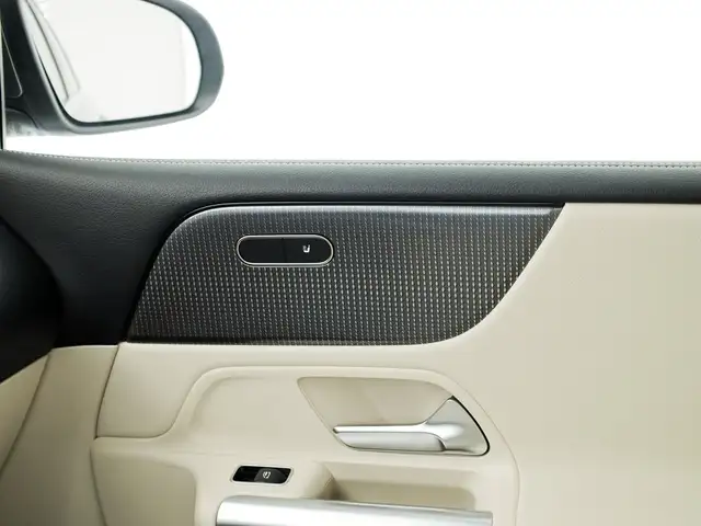 Mercedes-Benz B-Class view 14