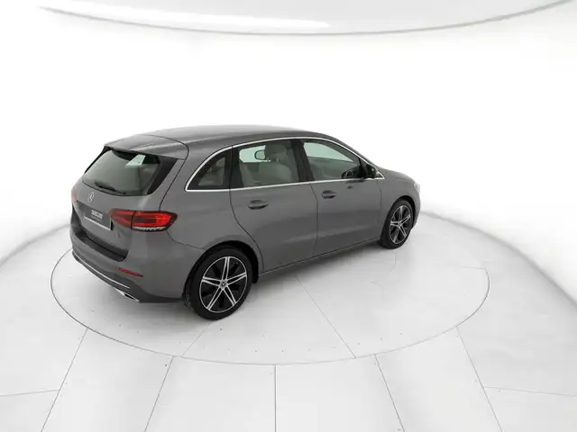 Mercedes-Benz B-Class view 4