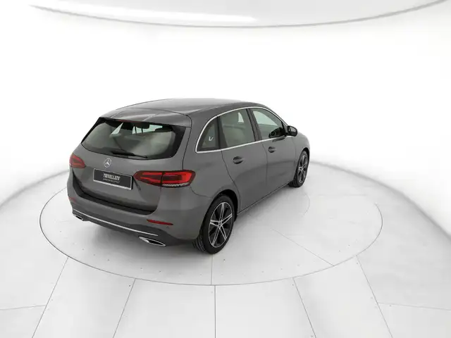 Mercedes-Benz B-Class view 3