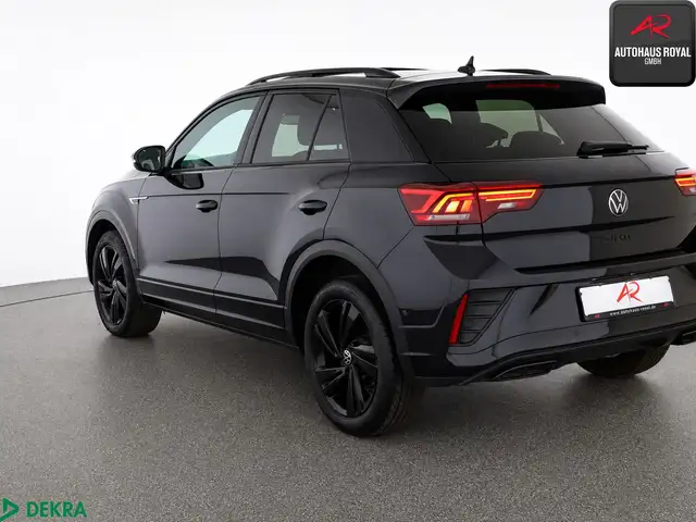 Volkswagen T-Roc view 3