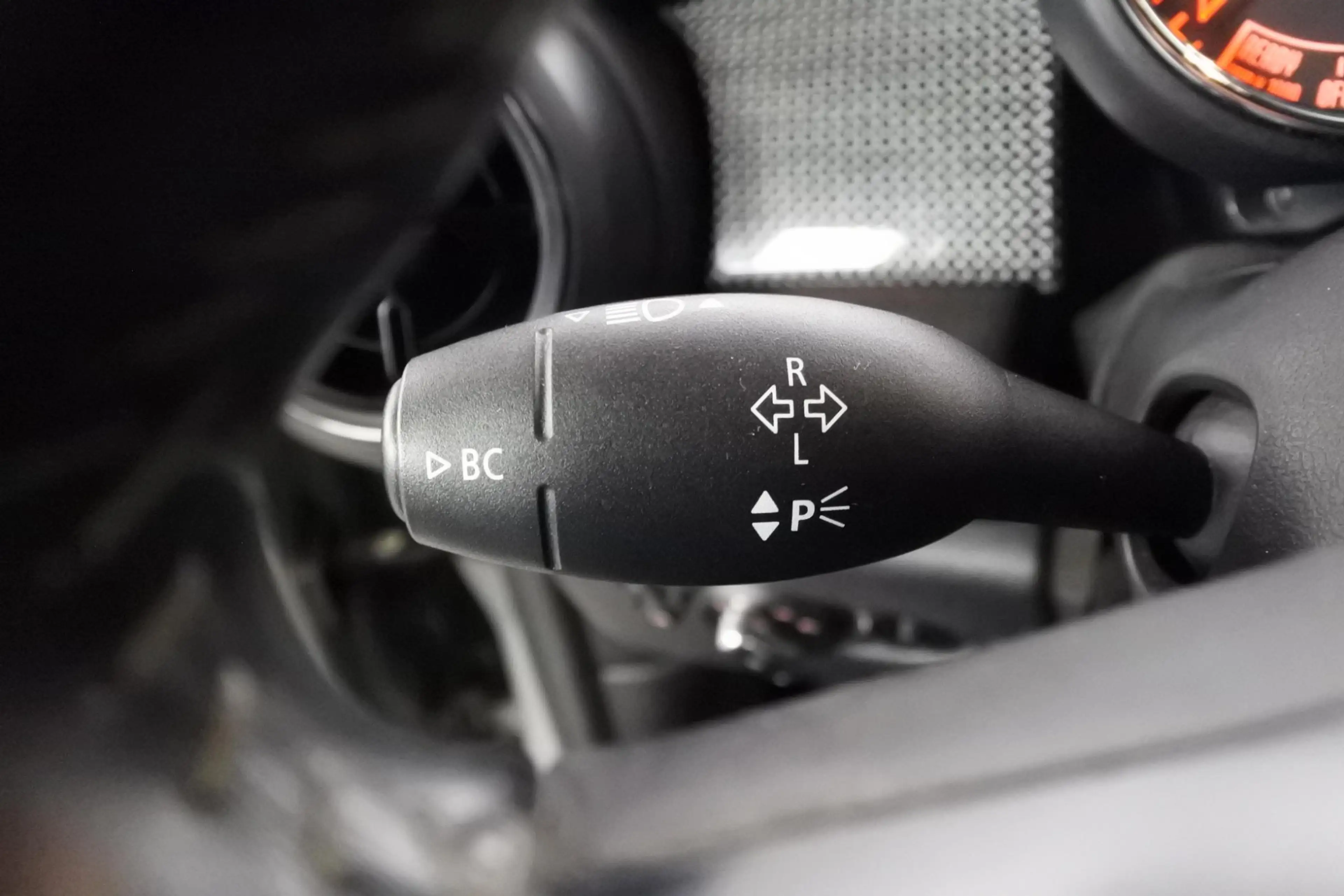 MINI Cooper S 3-Deurs 2.0 Yours Moonwalk Blacked out — photo 21