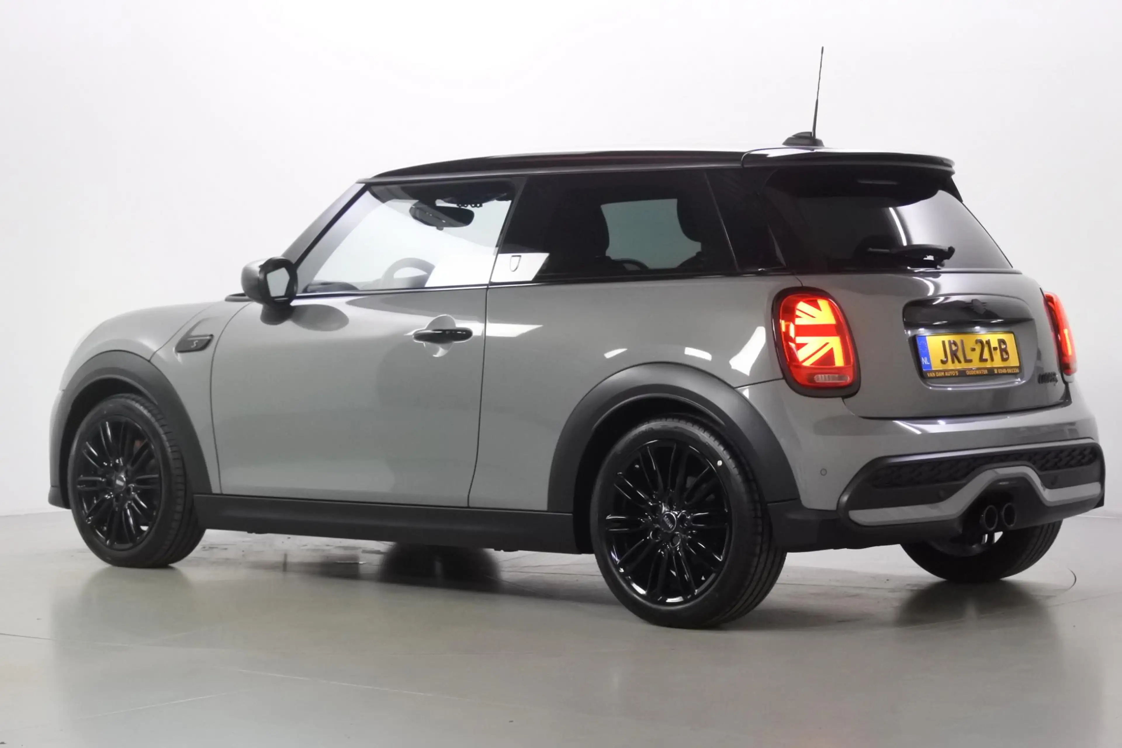 MINI Cooper S 3-Deurs 2.0 Yours Moonwalk Blacked out — photo 40