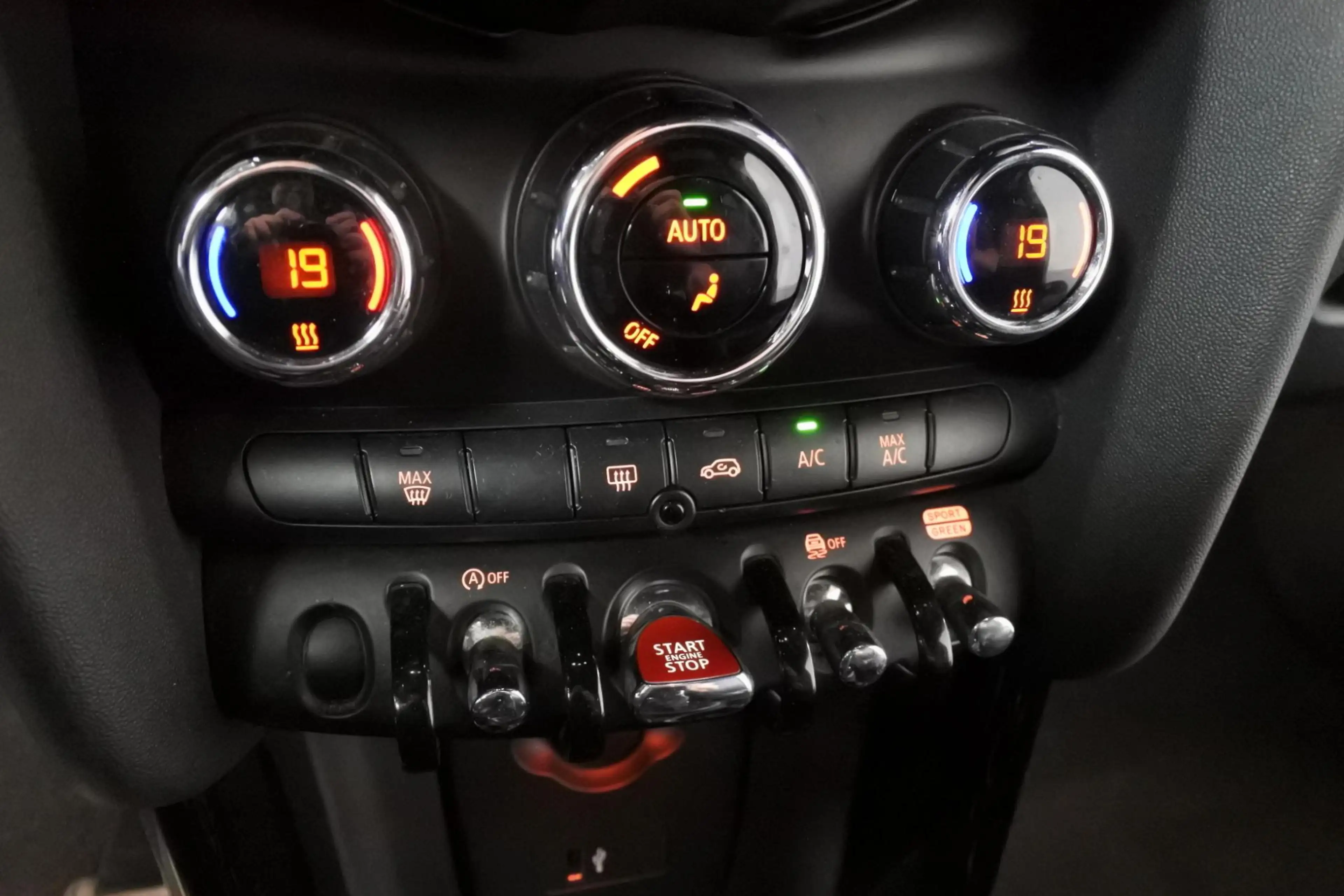 MINI Cooper S 3-Deurs 2.0 Yours Moonwalk Blacked out — photo 29