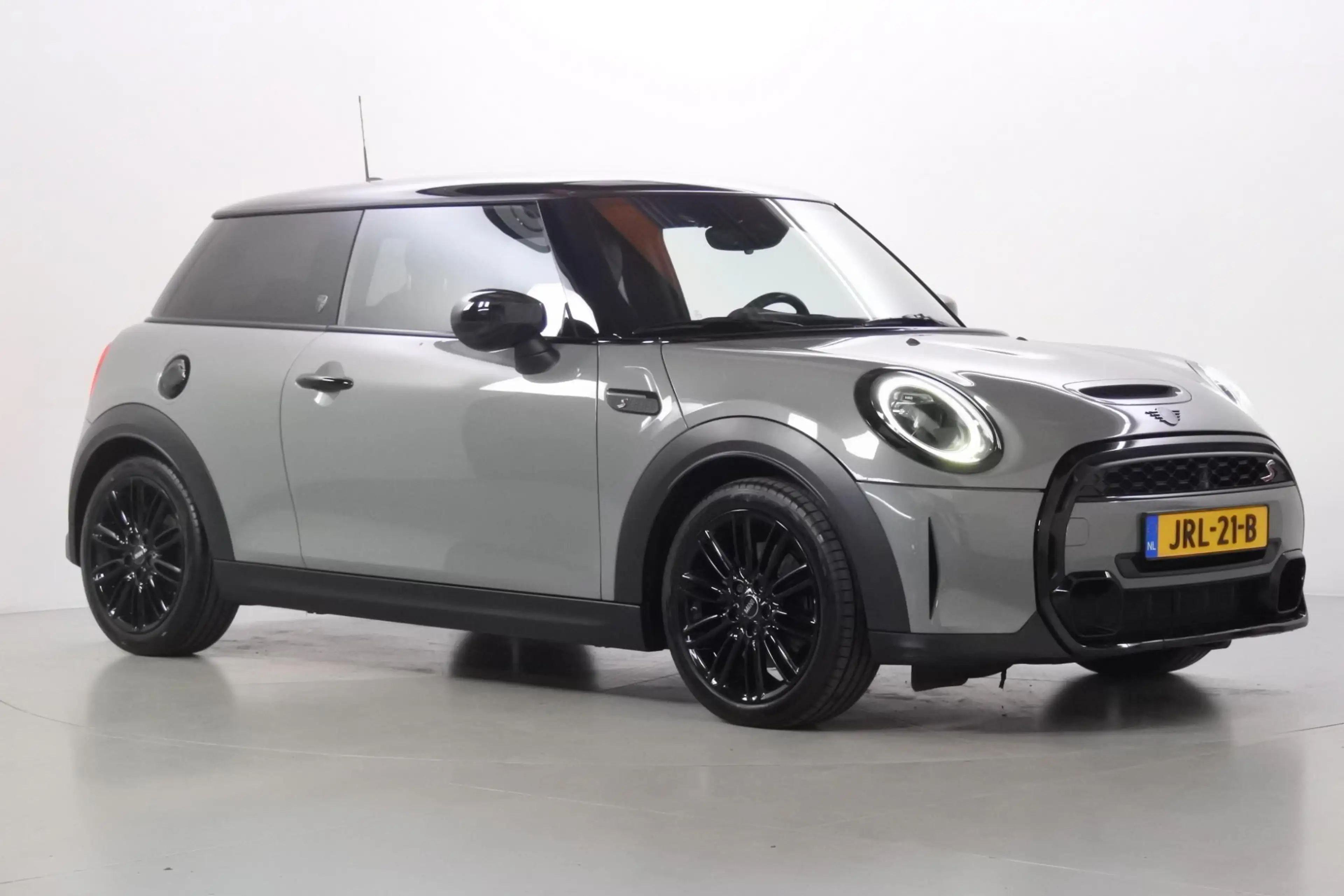 MINI Cooper S 3-Deurs 2.0 Yours Moonwalk Blacked out — photo 42