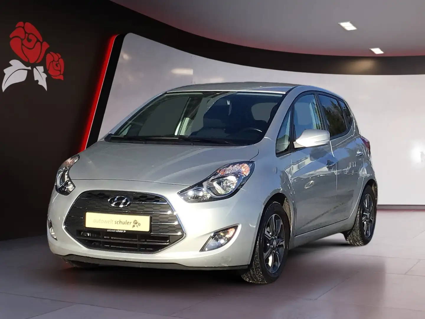 Hyundai iX20 1,6 Automatik Passion Navi Kamera Zilver - 2