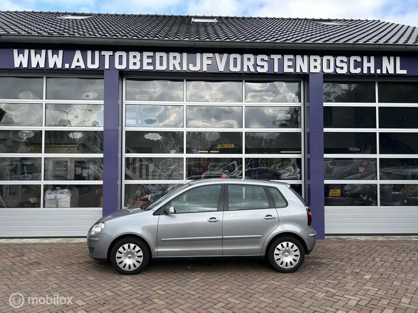 Volkswagen Polo 1.4-16V Comfortline * AUTOMAAT * AIRCO * 5 D Grijs - 2