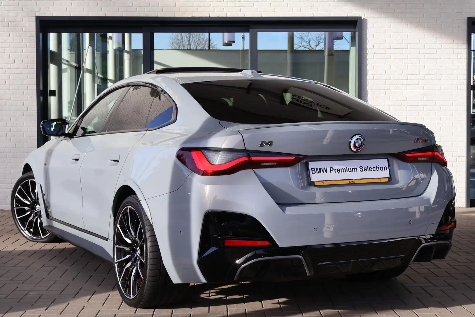 BMW i4 M50 High Executive 84 kWh Safety Pack | Driving As Grau - 2