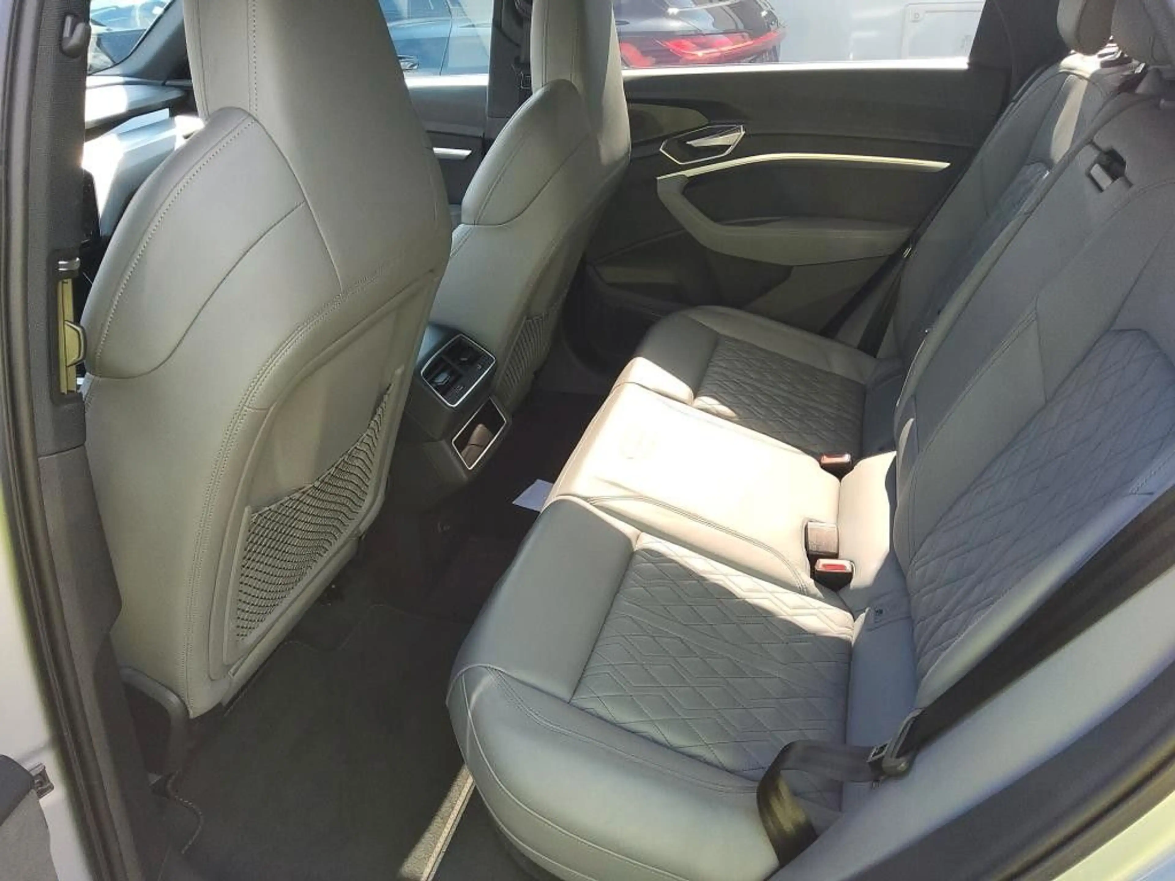 Audi e-tron 50 quattro S LINE*PANO*AHK*S-SITZE*MATRIX — photo 6