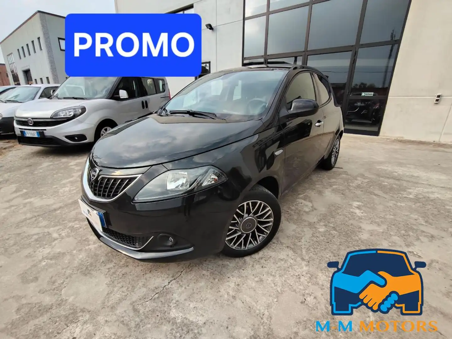 Lancia Ypsilon 1.0 FireFly 5 porte S&S Hybrid Gold Plus Nero - 1