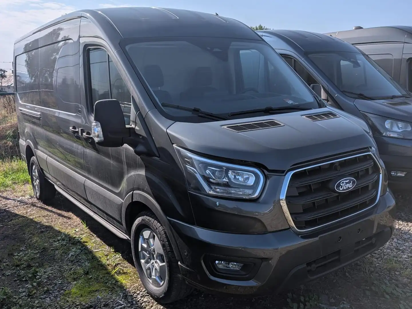 Ford Transit 2.0 TDCi L3H2 RWD Limited (EUVI) Noir - 1