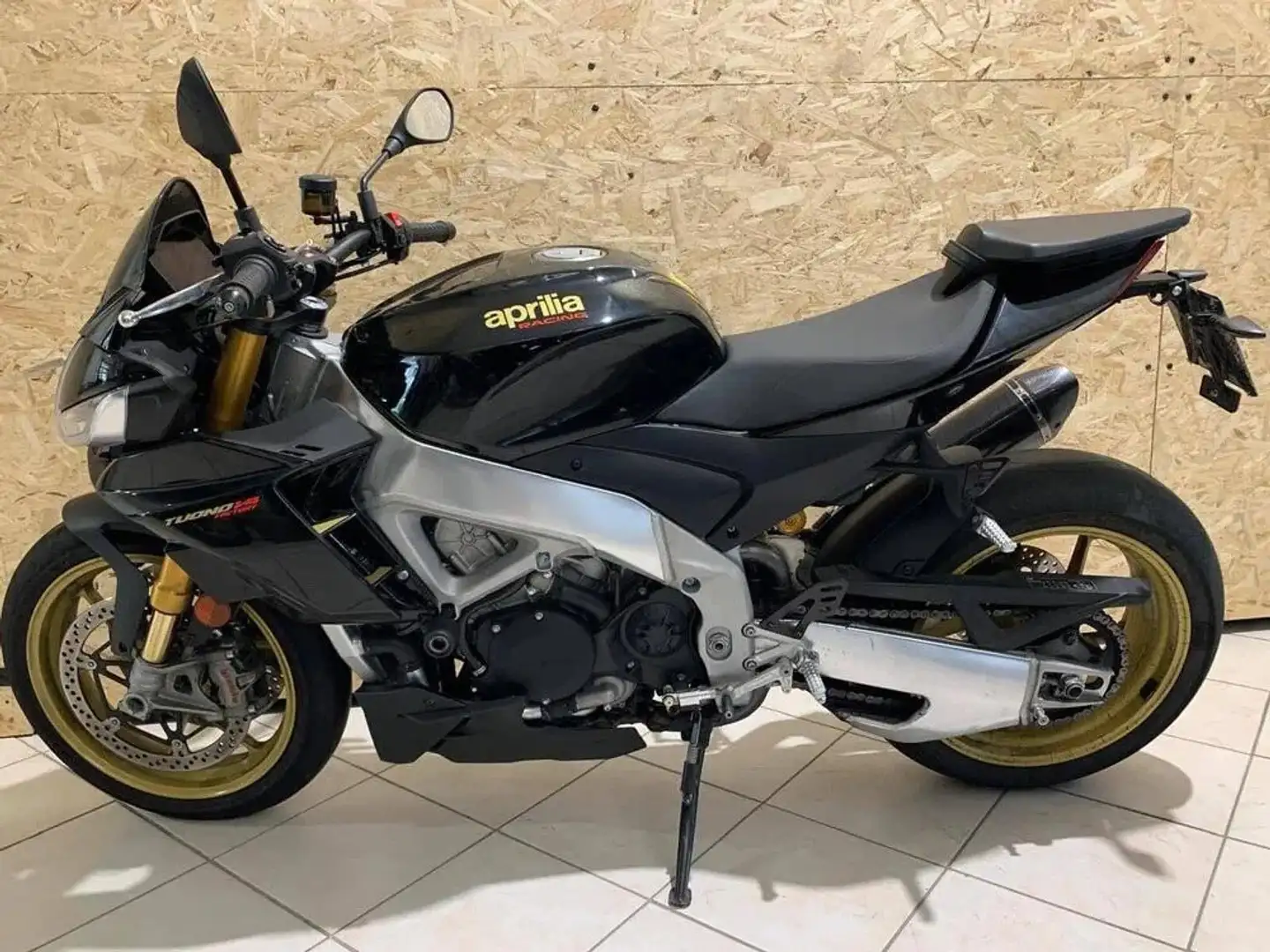 Aprilia Tuono 1100 V4 Nero - 2
