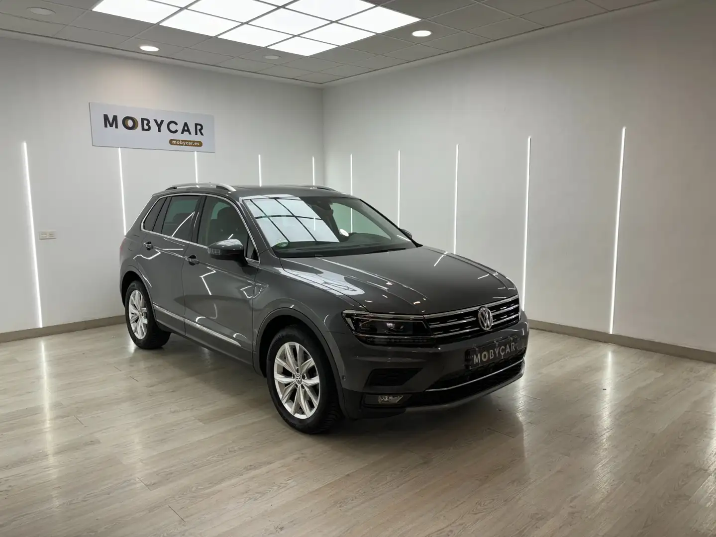 Volkswagen Tiguan 2.0TDI Sport DSG 110kW Gris - 2