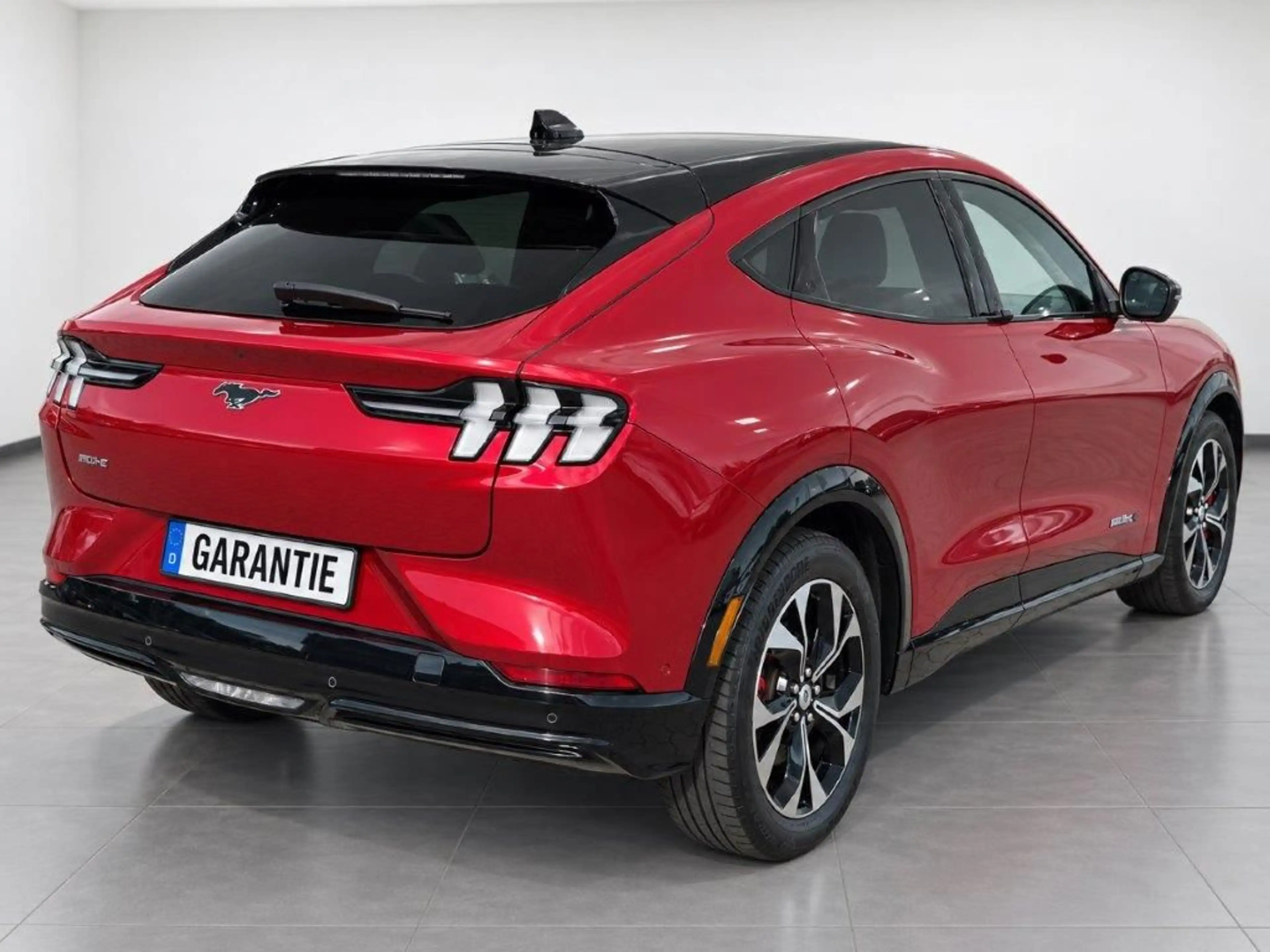 Ford Mustang Mach-E AWD — photo 4