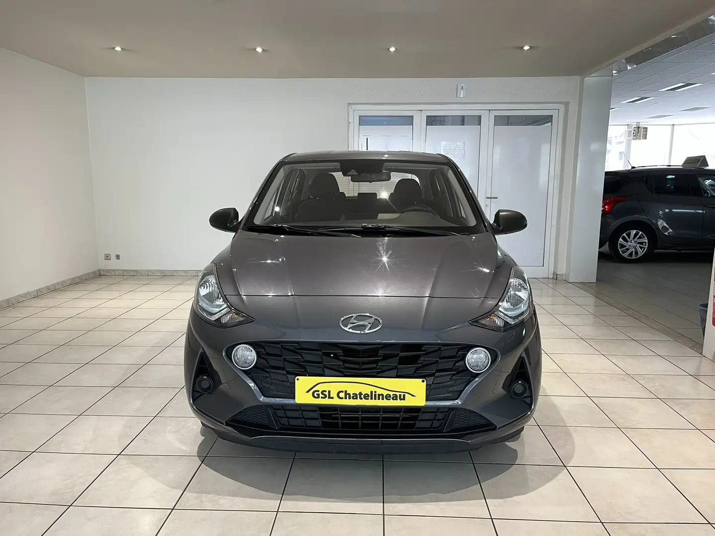 Hyundai i10 1.0i 67cv gris09/20 44484km Airco Cruise Bluetooth Gris - 2
