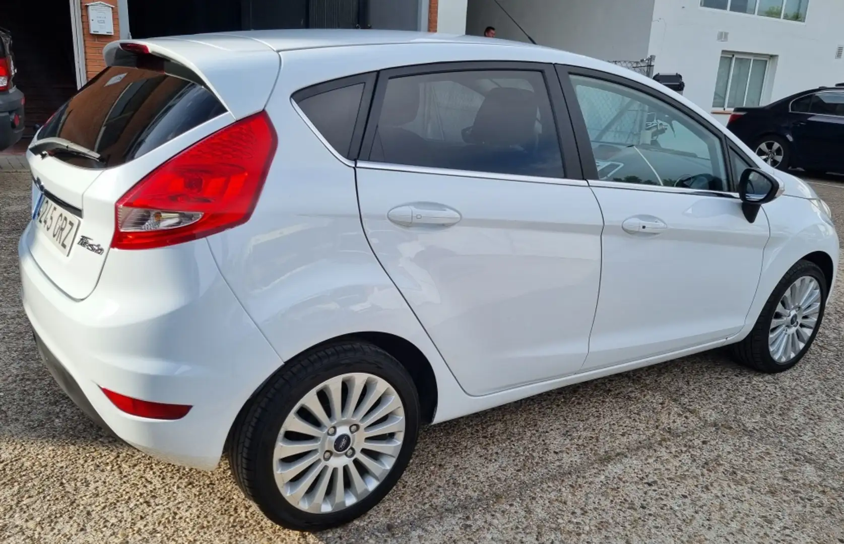 Ford Fiesta 1.4 Titanium Blanc - 2